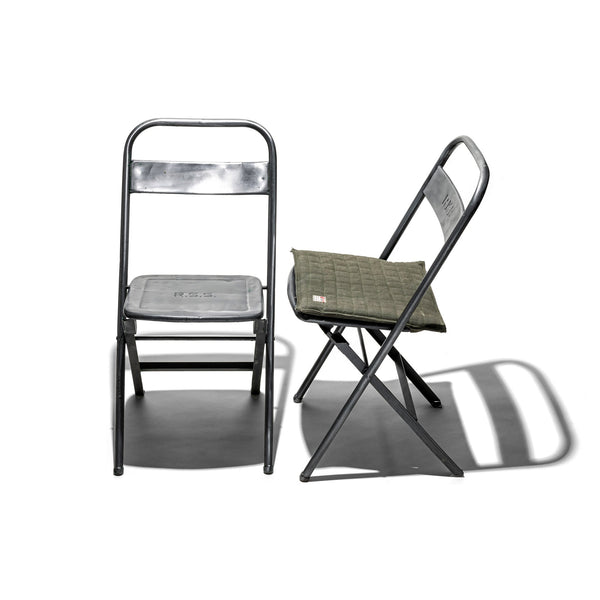PUEBCO VINTAGE STEEL FOLDING CHAIR 2脚set Vintage Steel Folding Chair / Natural – Puebco Canada